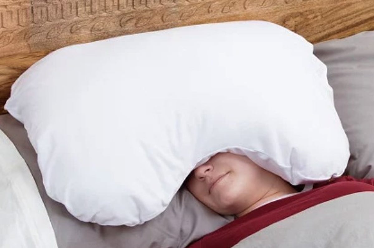 29 Things For Anyone Who S Still Awake At 3 A M Chanting Go To Sleep