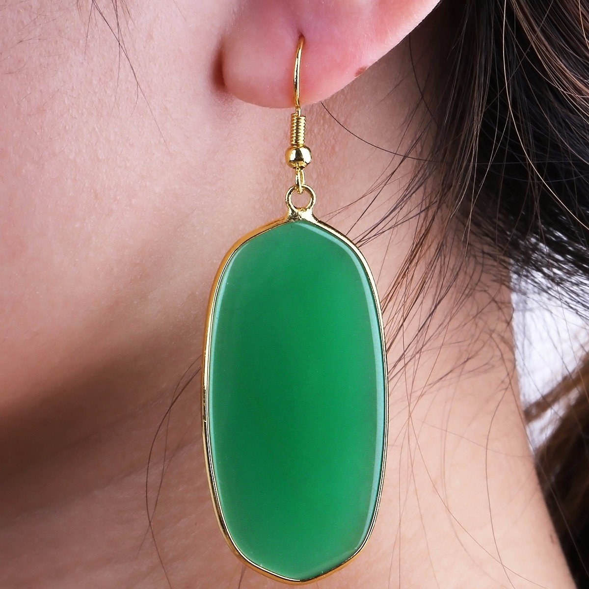 Big Earring with light weight. 