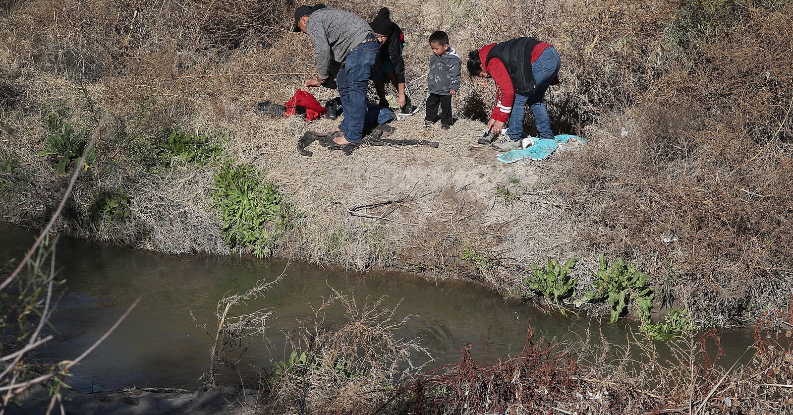 A Baby Died And 3 Others Are Missing After A Migrant Raft Capsized On ...