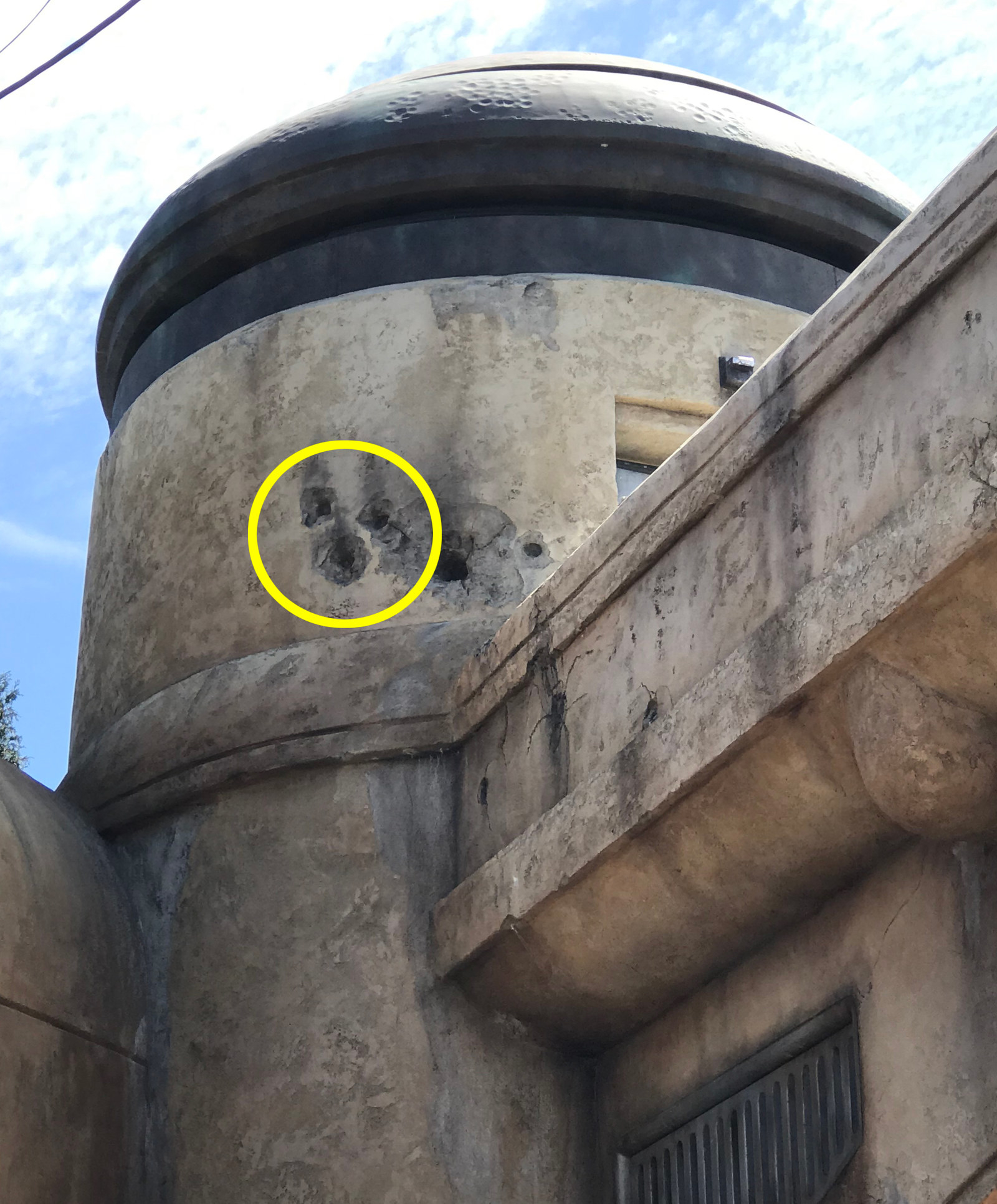 The Best Star Wars Galaxys Edge Easter Eggs And Details At Disneyland