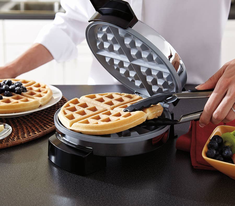 25 Smart Kitchen Gadgets You'll Never Be Able to Cook Without Again — All  Under $25