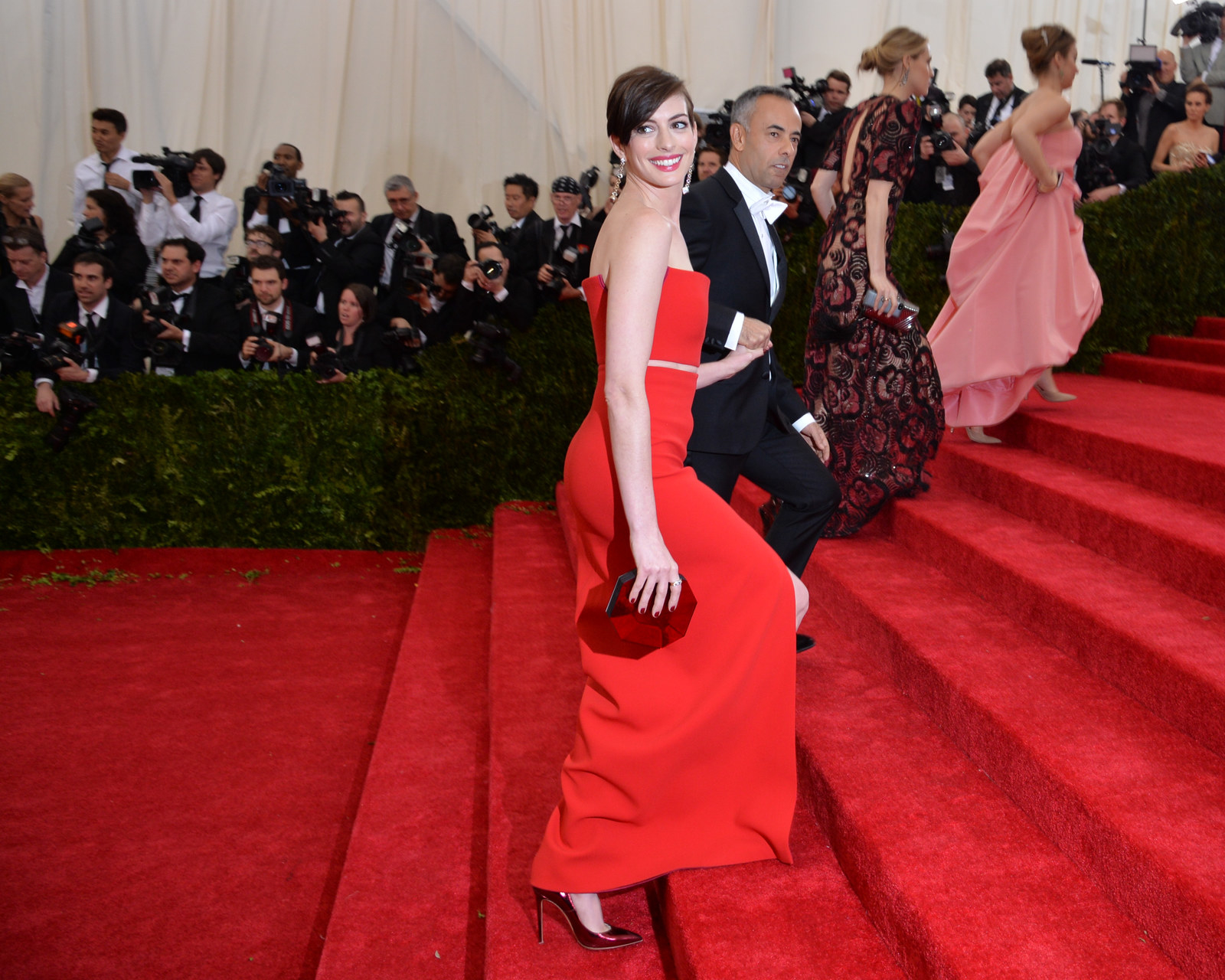 Product Questions – Anne Hathaway Strapless Sequined Prom Dress Met Ball  2010 Red Carpet - Page 3 - TheCelebrityDresses