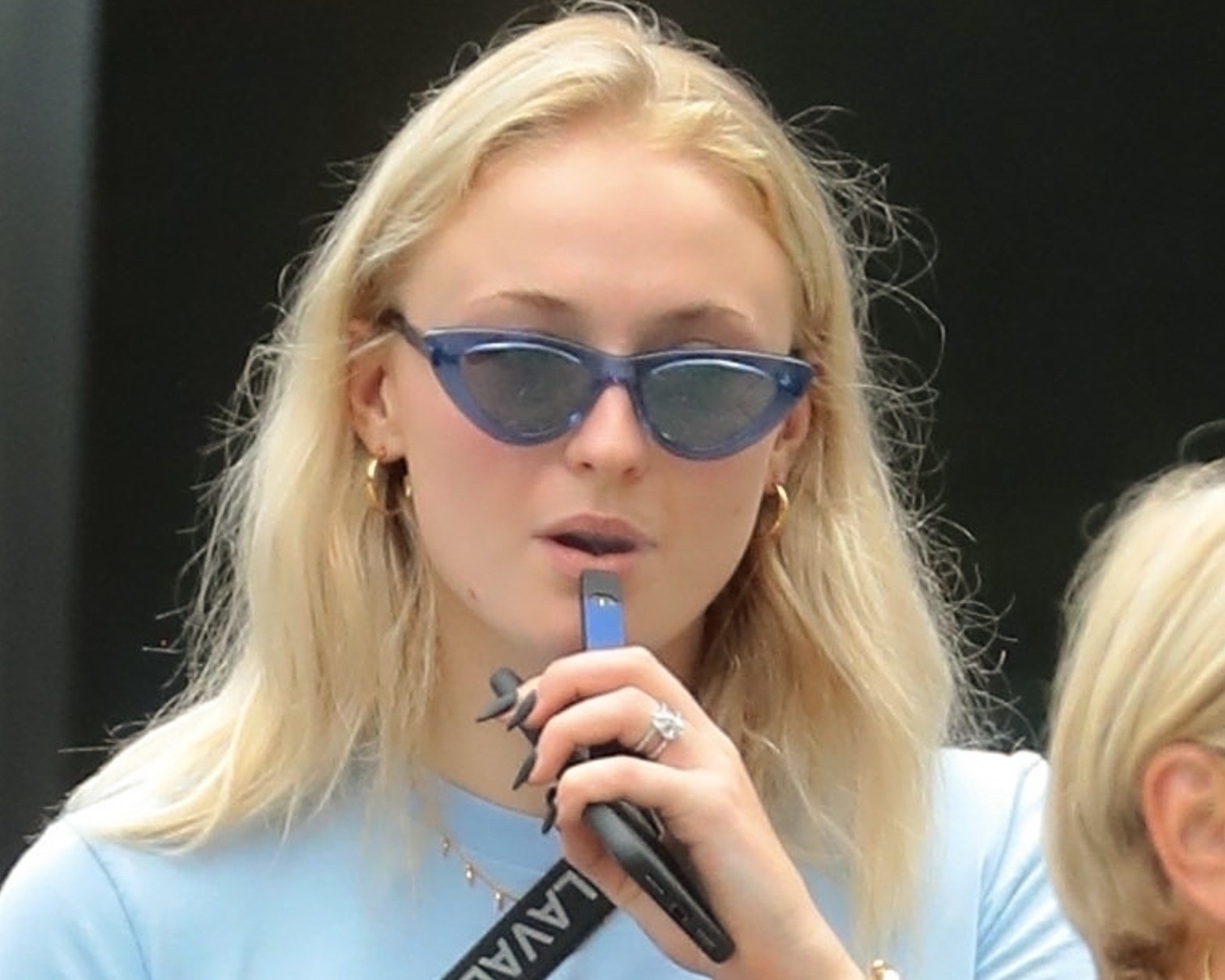 The One Thing I've Been Noticing In Basically Every Sophie Turner Picture