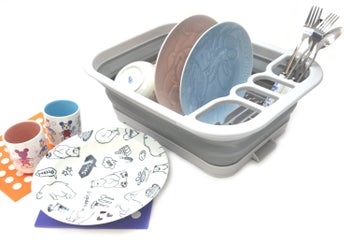 a stock image of the collapsible dish rack