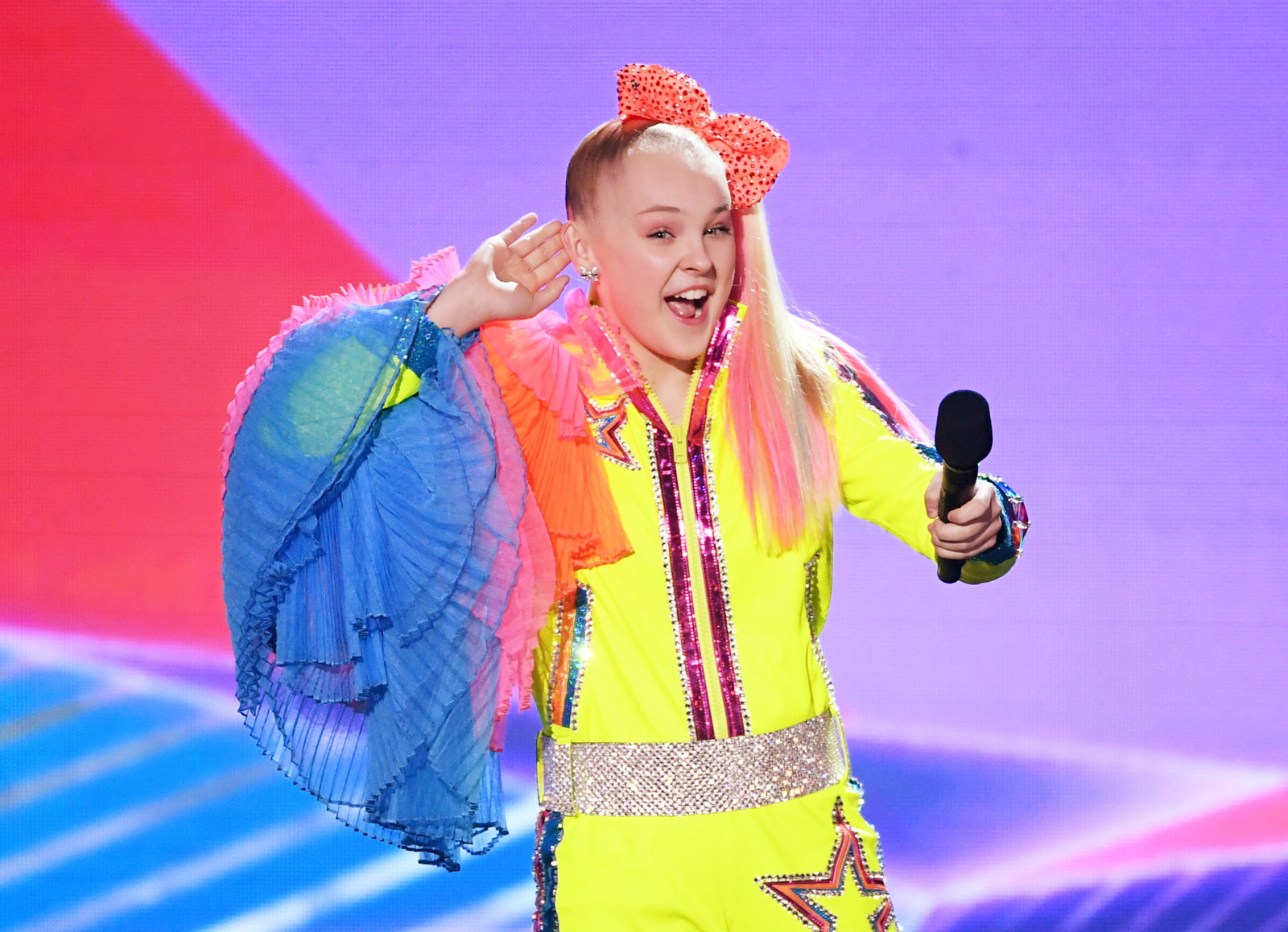 Kit de maquiagem de JoJo Siwa é recolhido por ter amianto, Pop & Arte