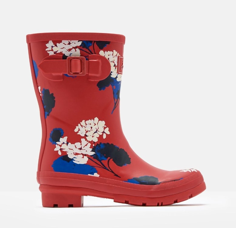The mid-height rain boots allow ease of movement and are comfortable for all calf sizes and heights. Heritage-inspired prints make them a colorful option even on the greyest of days.