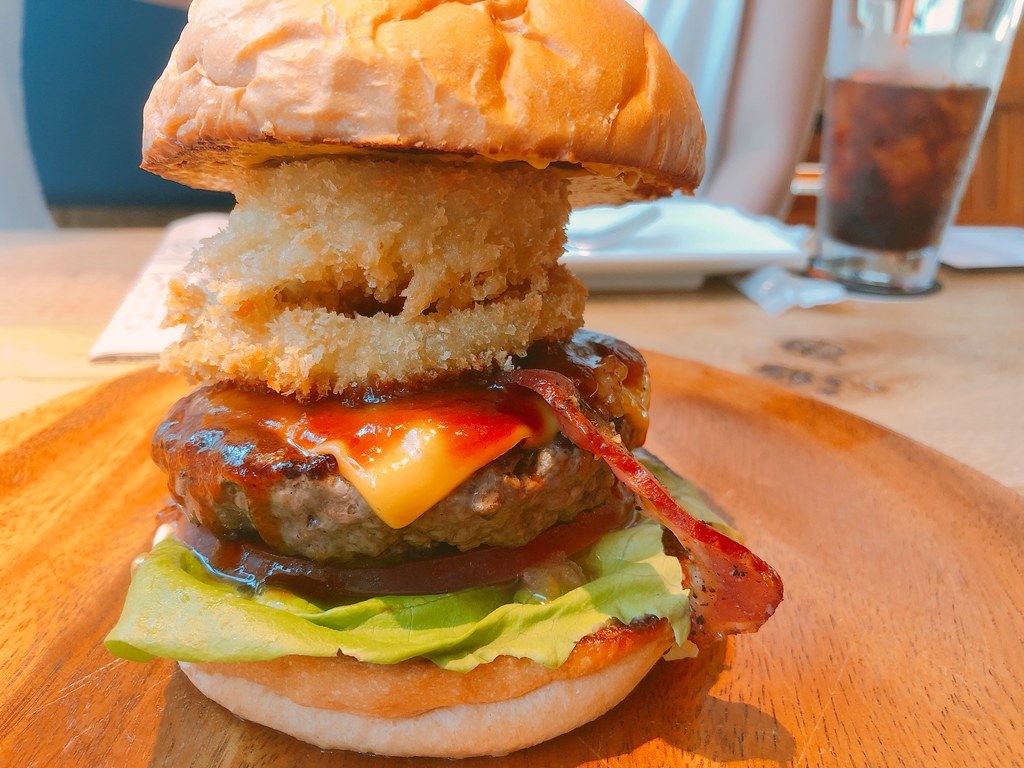 史上最高にウマい Umamiバーガーの スモークハウス が味も値段もケタ違い