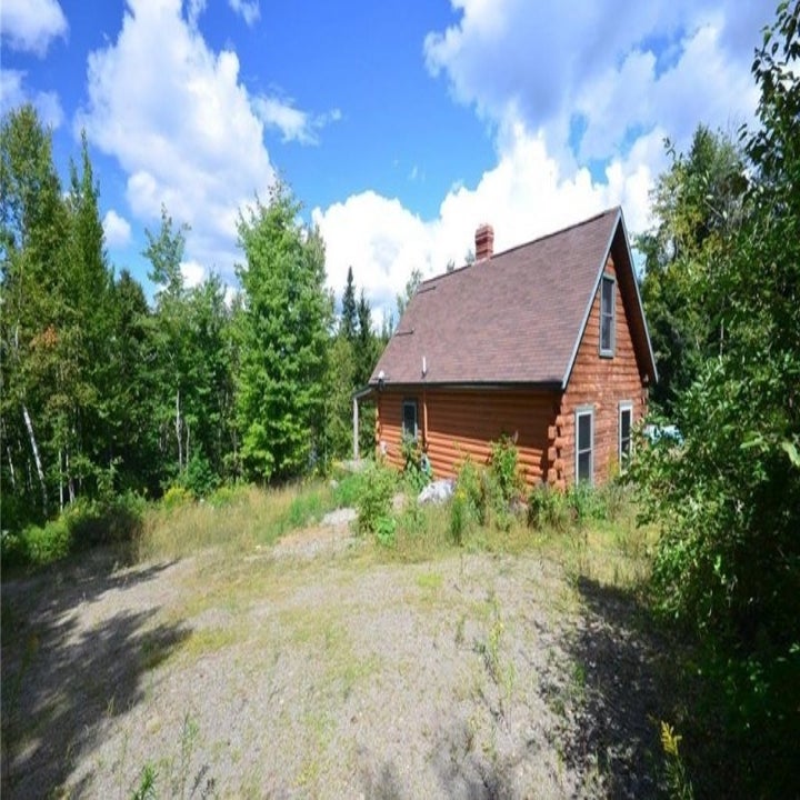 21 Affordable Cabins For Sale For Anyone Who Just Wants To Run Away From The World