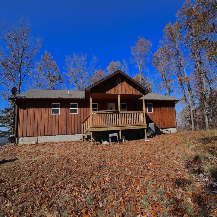 21 Affordable Cabins For Sale For Anyone Who Just Wants To Run Away From The World