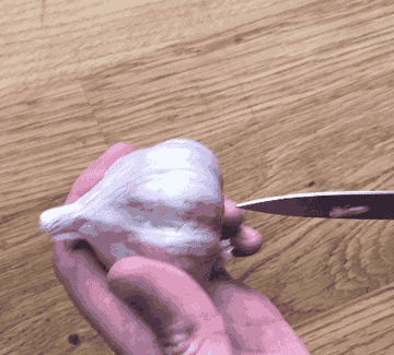 I Tried The Garlic Peeling Trick And Here S What Happened Thousands of free animated gifs to enhance your sites. i tried the garlic peeling trick and
