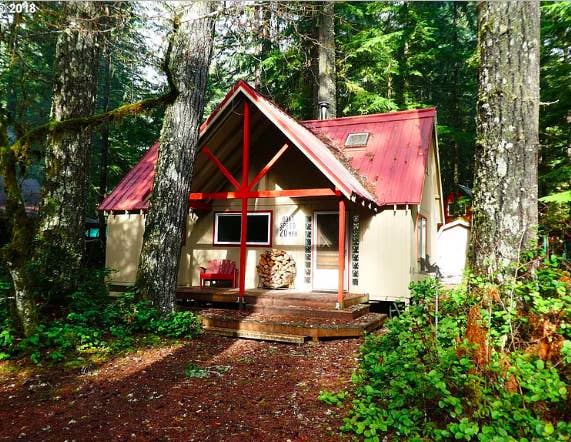 21 Affordable Cabins For Sale For Anyone Who Just Wants To Run