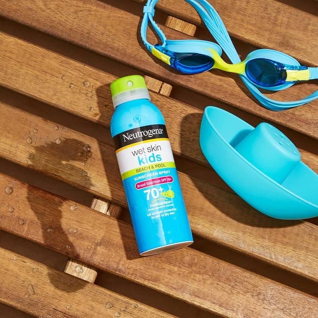 The spray can of Neutrogena Wet Skin Kids Beach & Pool Broad Spectrum SPF 70+