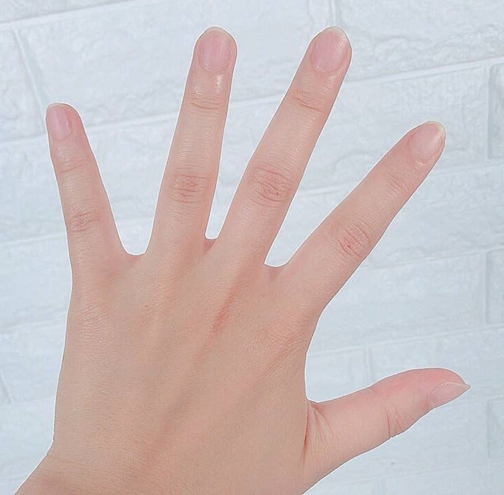 無印 クリアカラー レッド は爪の血色をよく見せてくれる 最強ネイルカラーです 無印 クリアカラー レッド は爪の血色をよく見せてくれる 最強ネイルカラーです