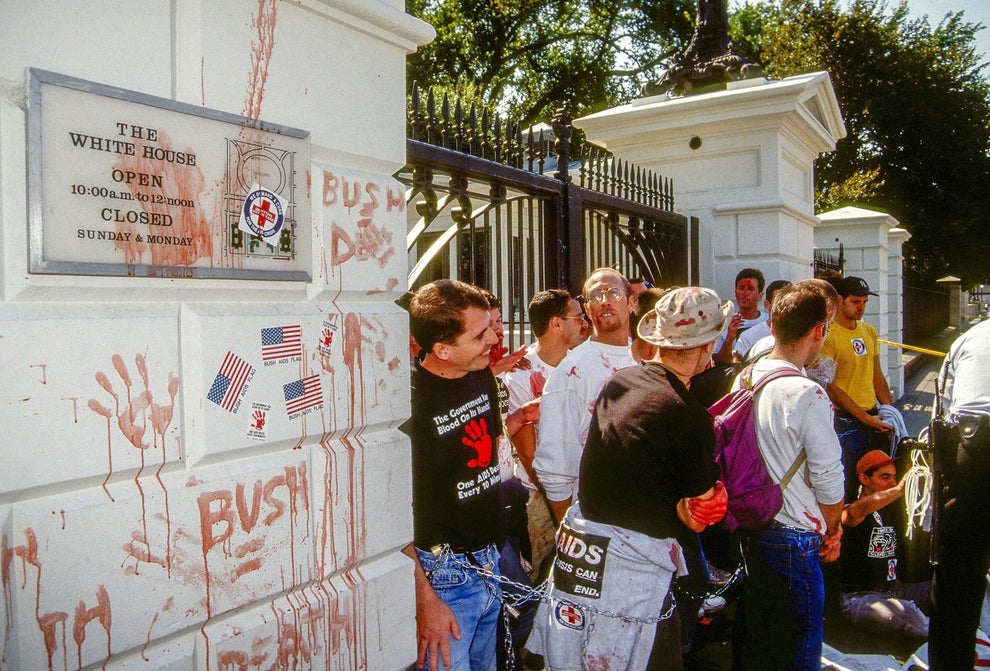 These Pictures Capture The Dramatic Fight Against The AIDS Crisis