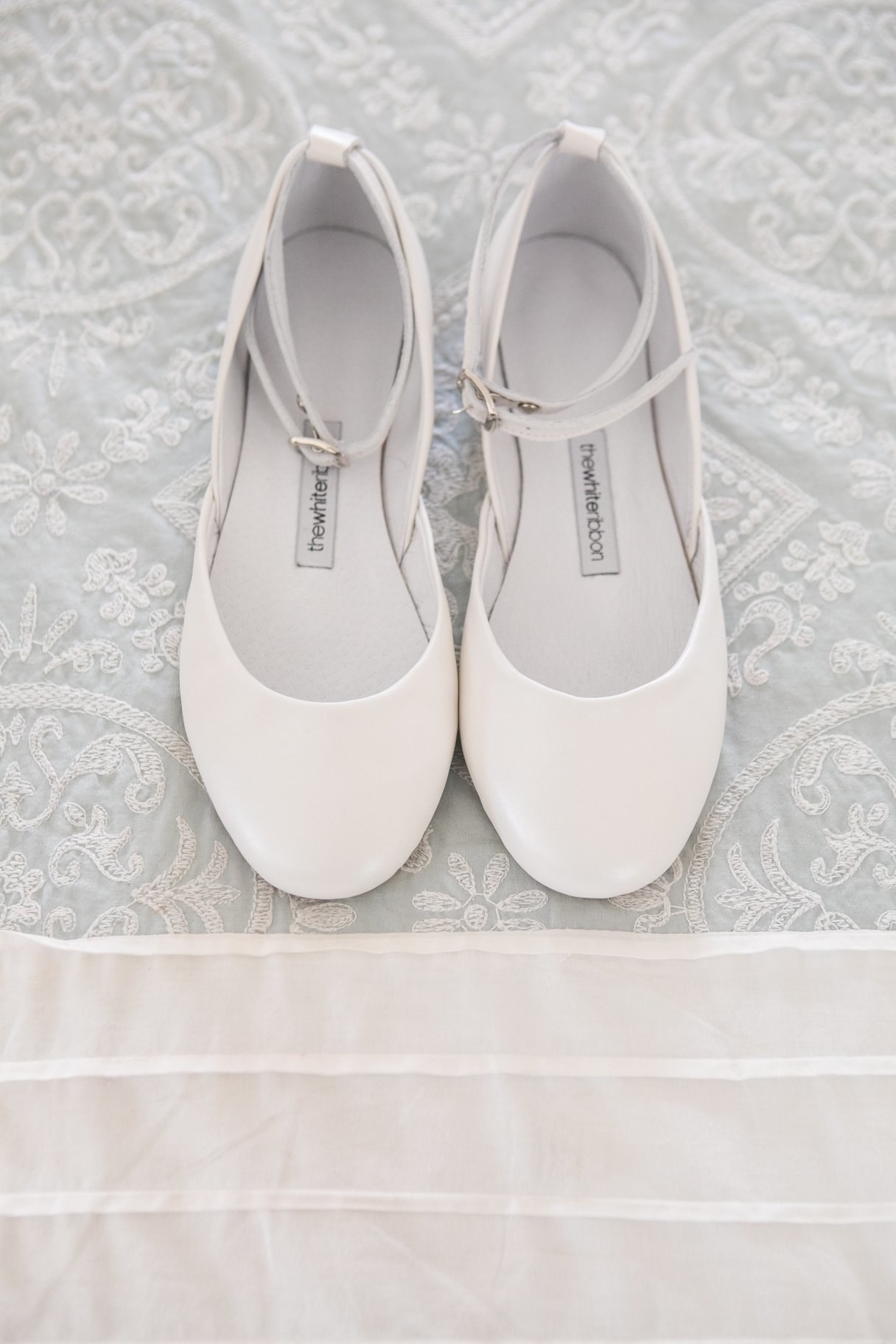 vintage lace bridal shoes