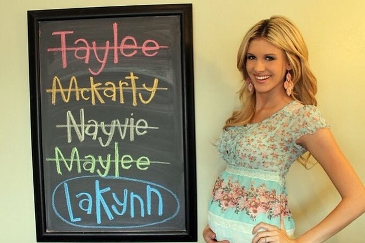 Baby Name Meme Mom Mckinli Hatch Is Winking At The Trolls With An All New Name Reveal