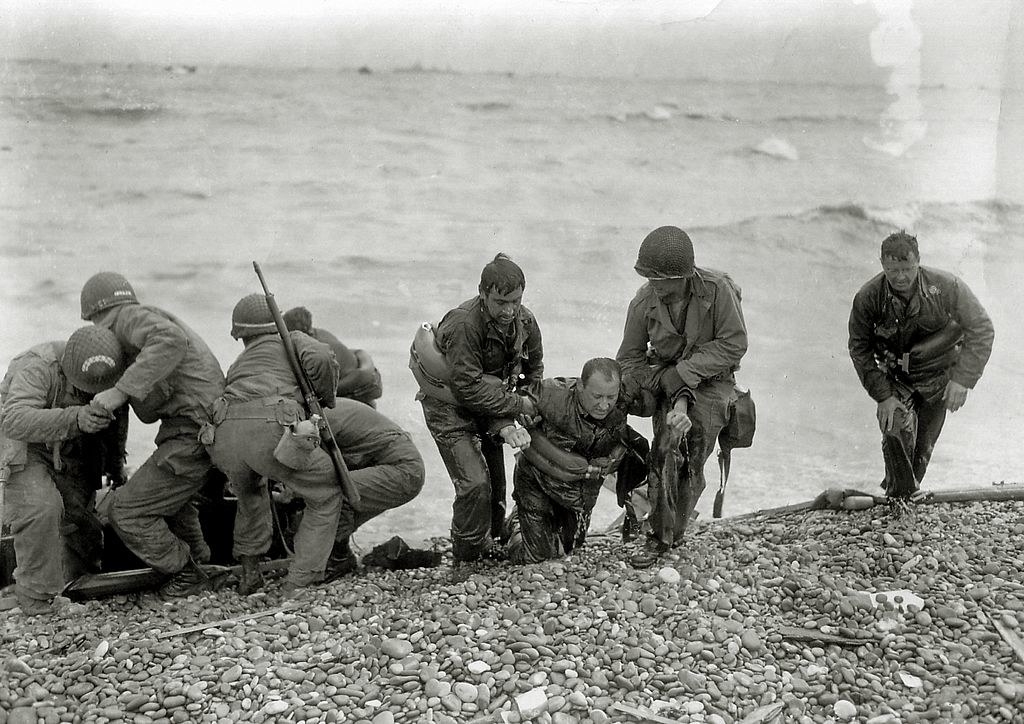 ノルマンディー上陸作戦から75年 写真でよみがえる 史上最大の作戦