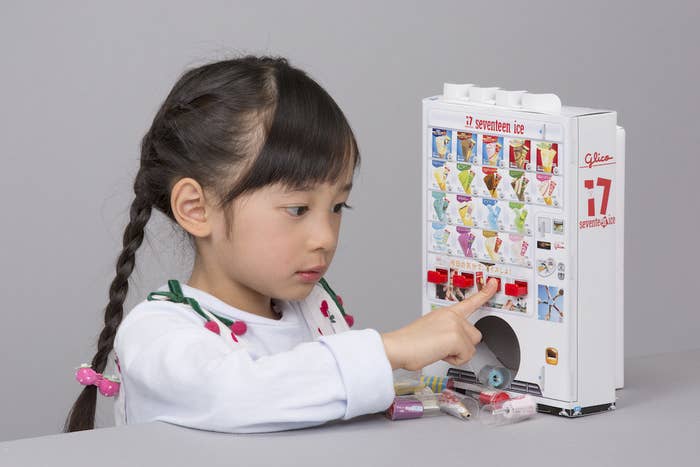 リアルすぎる ふろく に子どもたち大きなお友達も夢中 老舗雑誌 幼稚園 異例のコラボで重版出来 リアルすぎる ふろく に子どもたち大きなお友達も夢中 老舗雑誌 幼稚園 異例のコラボで重版出来