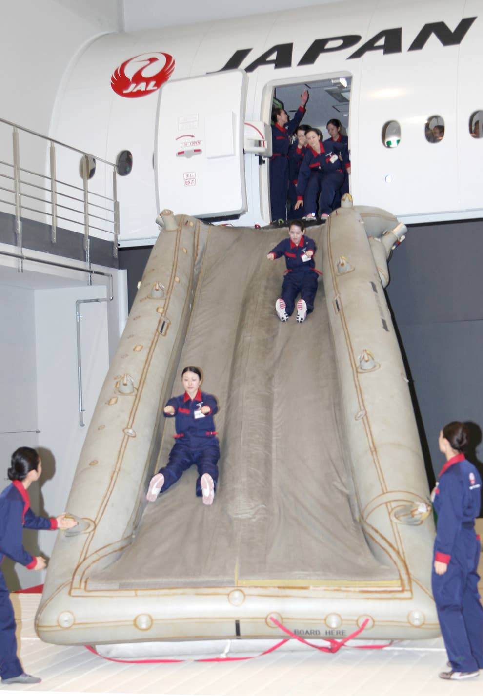 Caはヒール強制 高さまで決められてるの 航空会社に聞いてみた