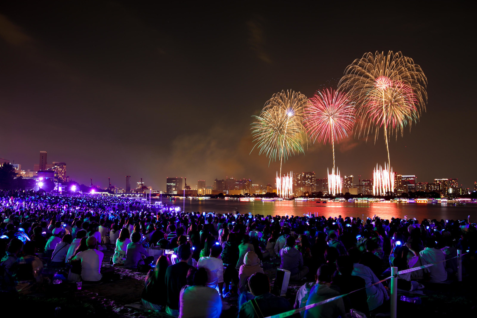 最近の花火大会はここまで進化した Star Island 19 スターアイランド がはちゃめちゃに楽しそう