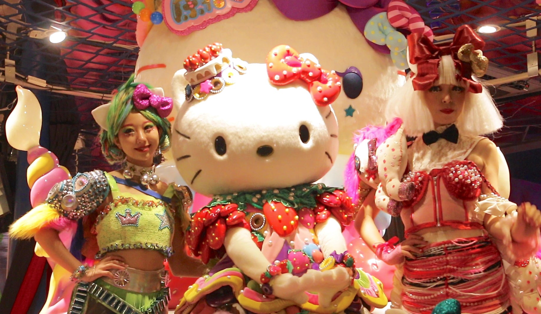 キティちゃんKAWAIIカフェが原宿にオープン！みんな急げ〜！