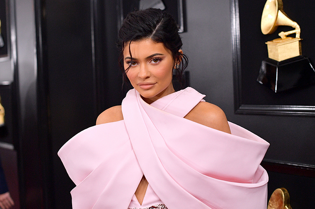 This Woman Doesn't Have To Delete Her Instagram Selfie With Kylie Jenner, A Judge Has Ruled