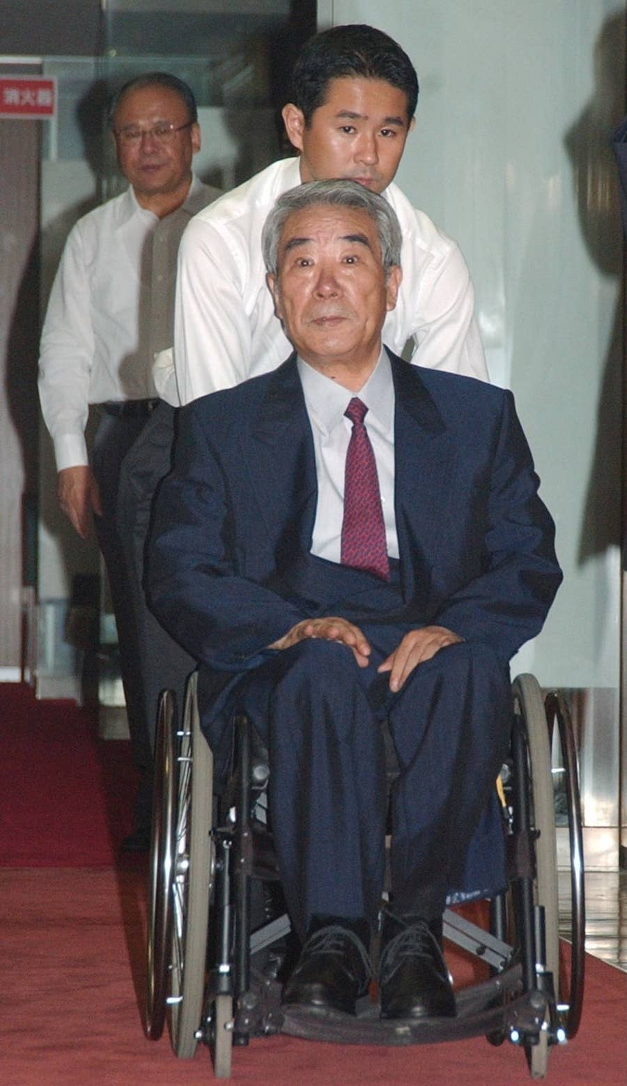 車椅子 議員