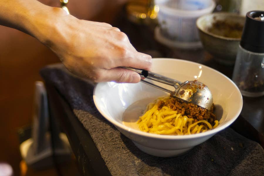 元radwimpsの斉木さん ギターを置いてなぜ汁なし担々麺屋になったんですか