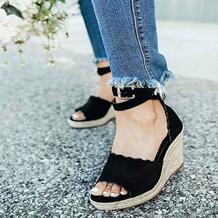 24 Stunning Sandals For People Who Loathe Flats