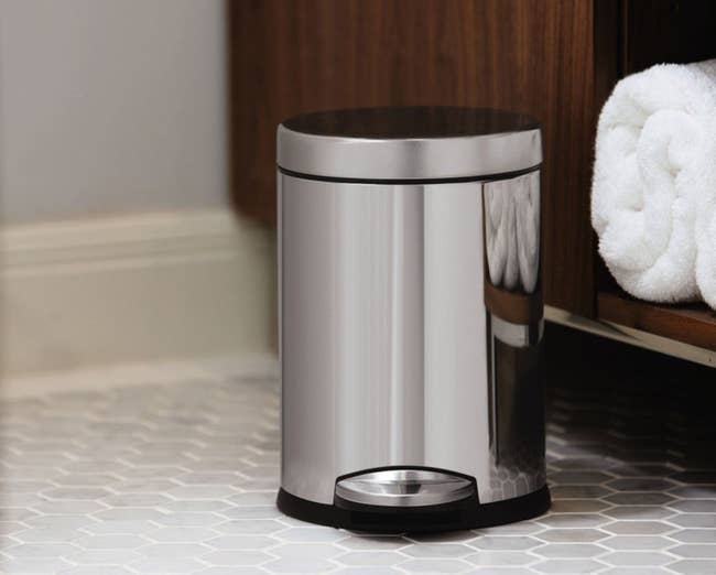 The mini trash can
