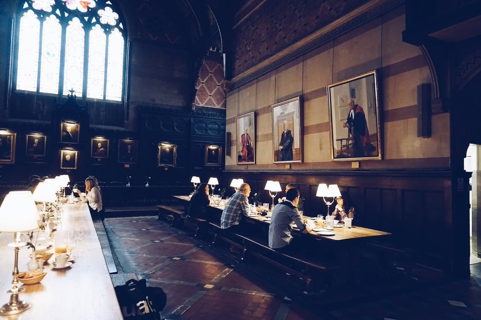 まるでハリーポッターの世界 ロケ地の学校に泊まる方法がこちら