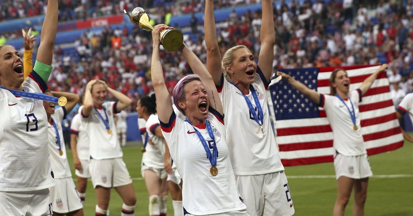 the-world-cup-crowd-started-chanting-equal-pay-right-after-the-us