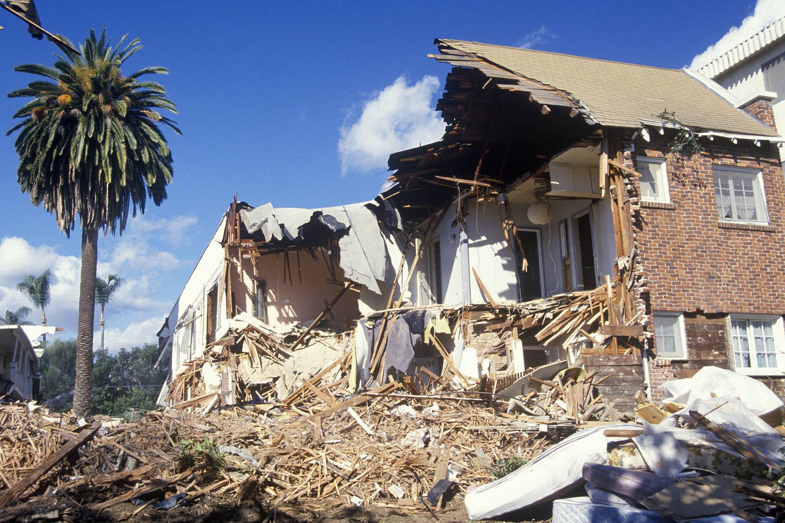 Joe Sohm / Getty Images A Santa Monica apartment building is left destroyed by the Northridge earthquake in this undated photo.