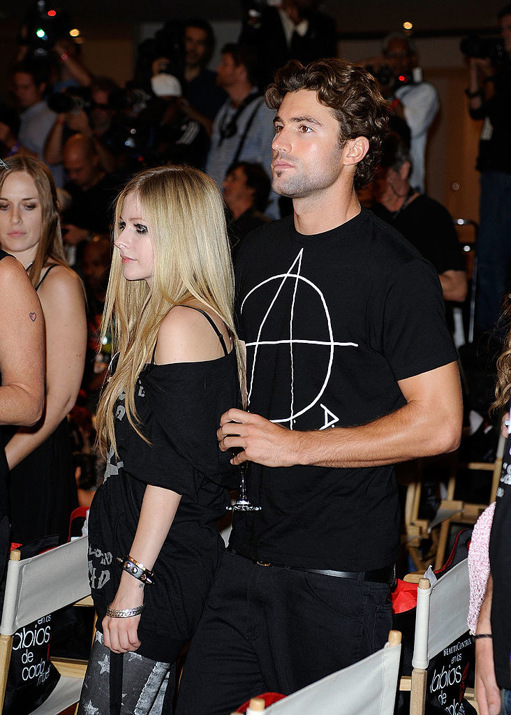 brody jenner holding lavigne from behind