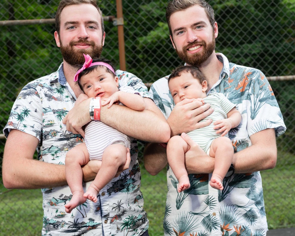 24 Pictures That Perfectly Capture The Special Bonds Of Twins