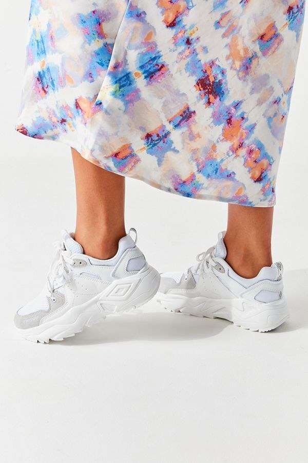 walking shoes that look good with dresses