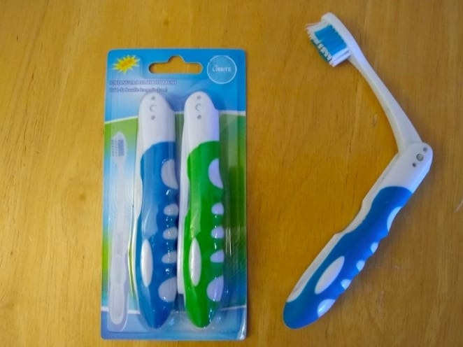 the foldable toothbrush