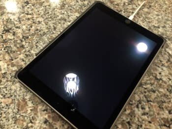 same iPad completely clean with no fingerprints or smudges