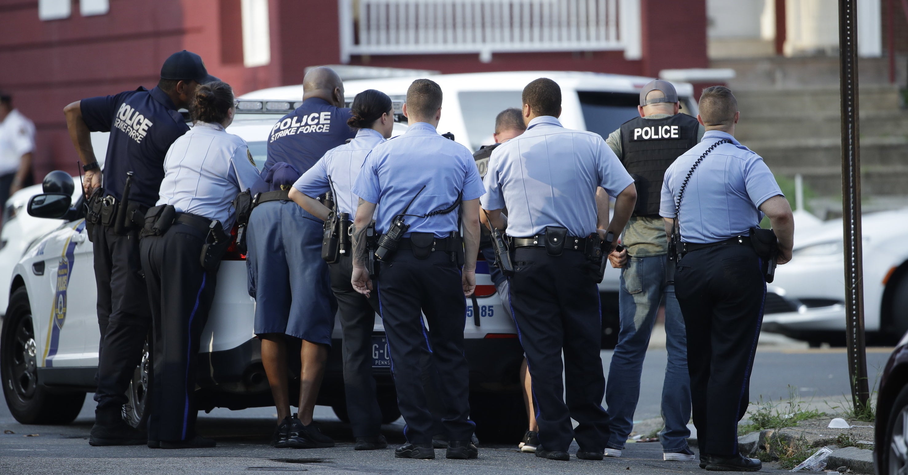 Six Philadelphia Police Officers Shot By Gunman During Standoff