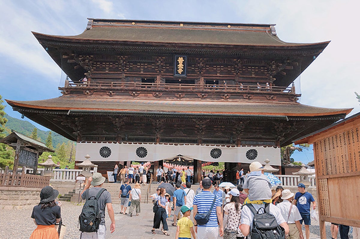 Img Buzzfeed Com Buzzfeed Static Static 19 08 15 8 Campaign Images 05b9f43e0d56 5 2 219 0 Dblbig Jpg Resize 10