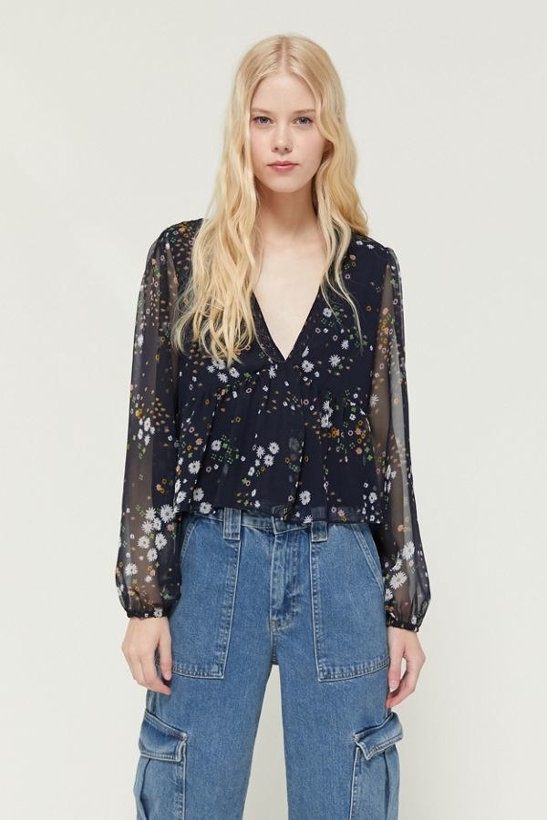 29 Gorgeous Tops To Throw On With A Pair Of Jeans