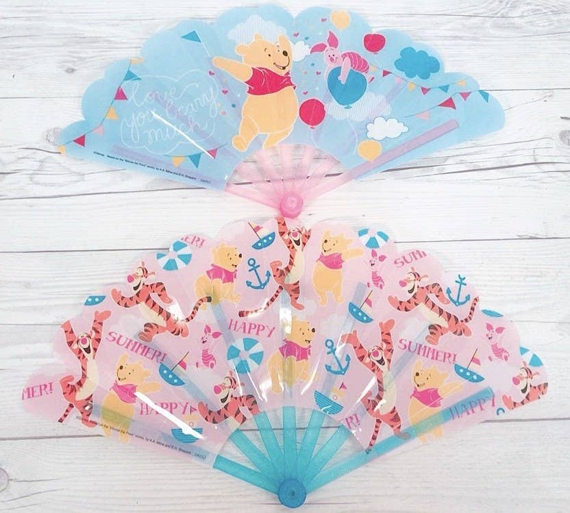 ダイソーの 水を弾く扇子 がとても有能で可愛いです ダイソーの 水を弾く扇子 がとても有能で可愛いです