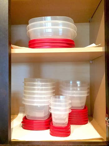 A reviewer image of the containers stacked with lids on the bottom