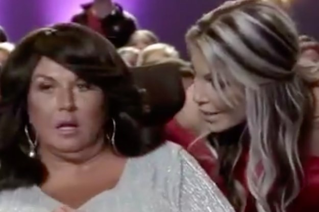 An Absurd "Dance Moms" Clip Is Going Viral Of Abby Lee Miller Getting Yelled At For Using Her Phone, Scooting Away, And Calling The Cops