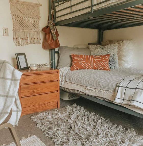 27 Dorm Rooms That Will Inspire Your Bedroom Makeover This Year