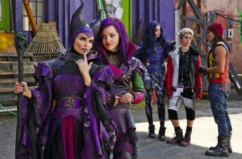 11 Disney Characters In "Descendants" Movies Vs. Animated Movies - My