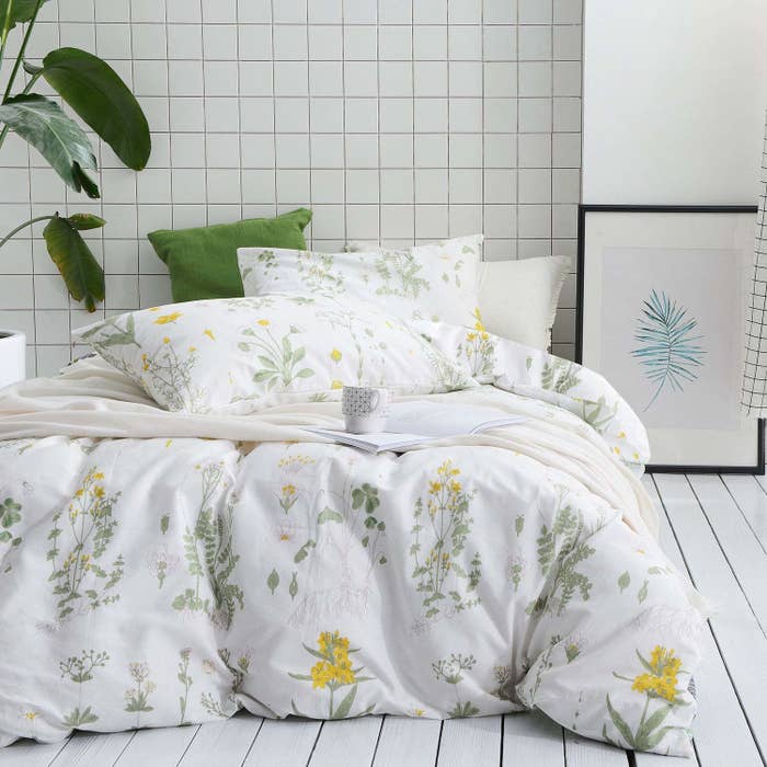 33 Things For Your Dorm Room That Are As Beautiful As They