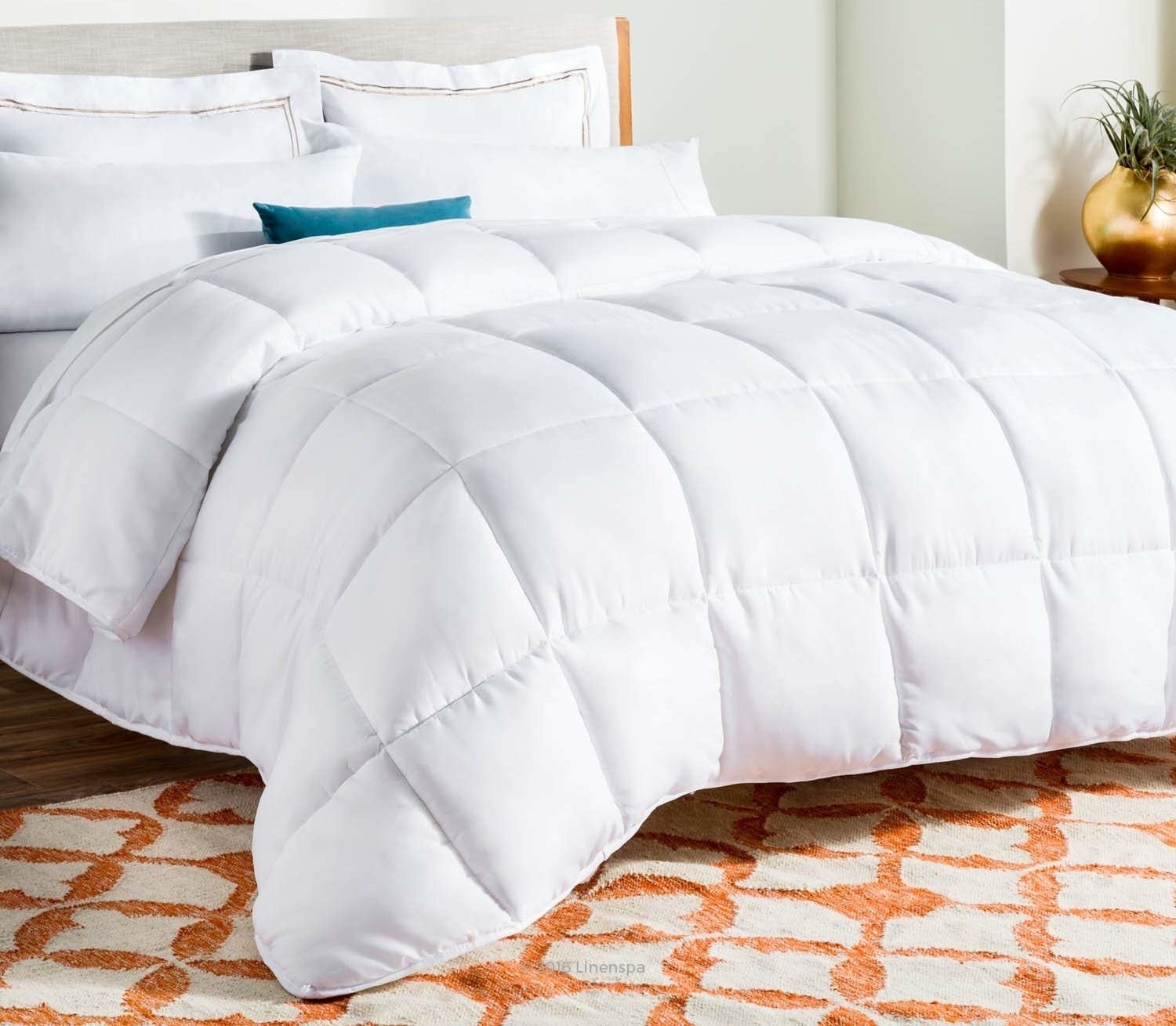 the white quilted comforter