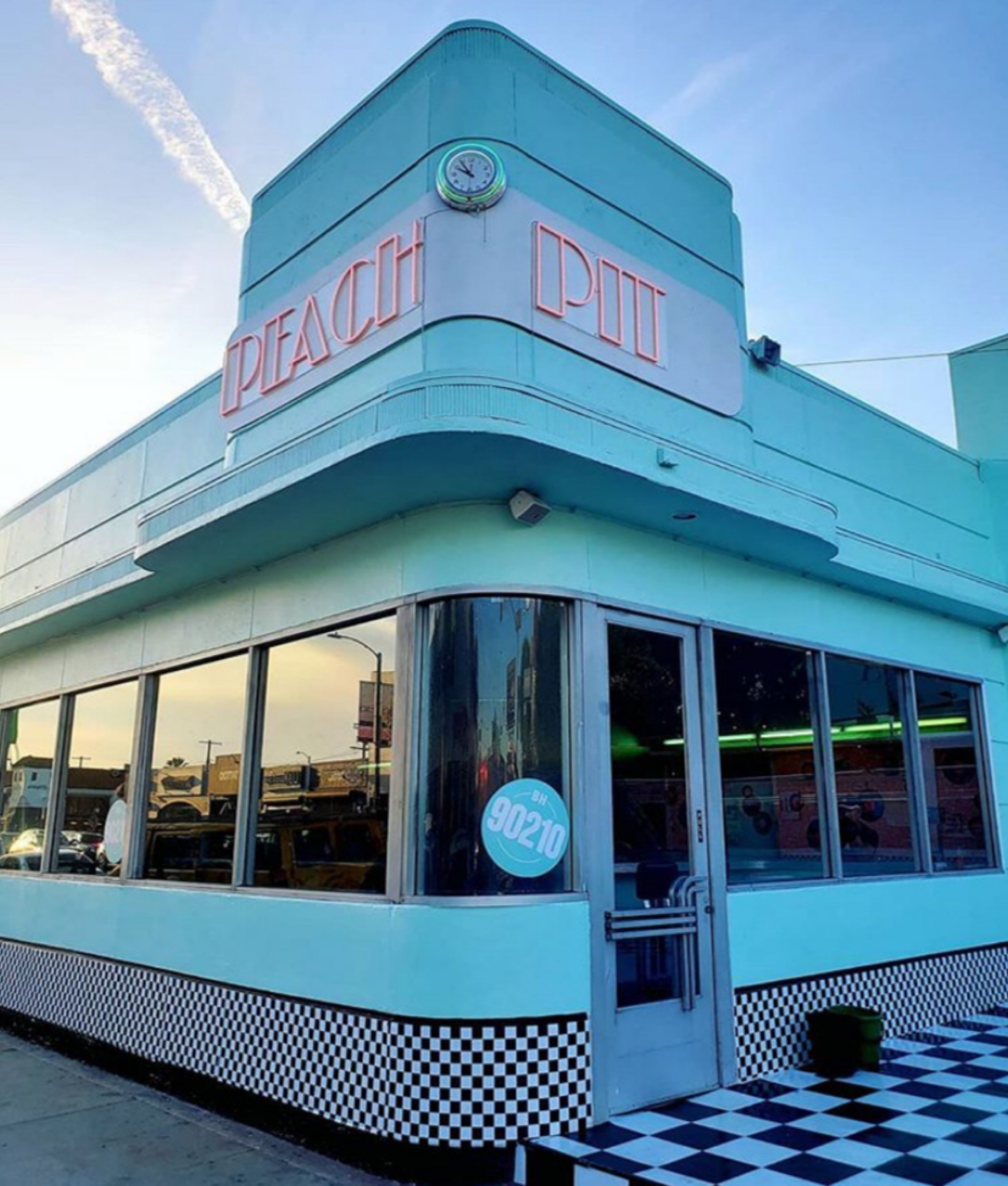 Beverly Hills Peach Pit Pop Up Opening In L A