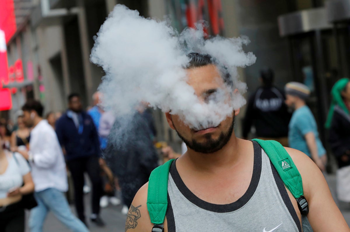 president-trump-cracks-down-on-flavored-vapes-2-5232-1568226814-1_dblbig.jpg?resize=1200:*